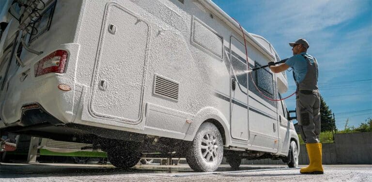 Mobile-RV-detailing